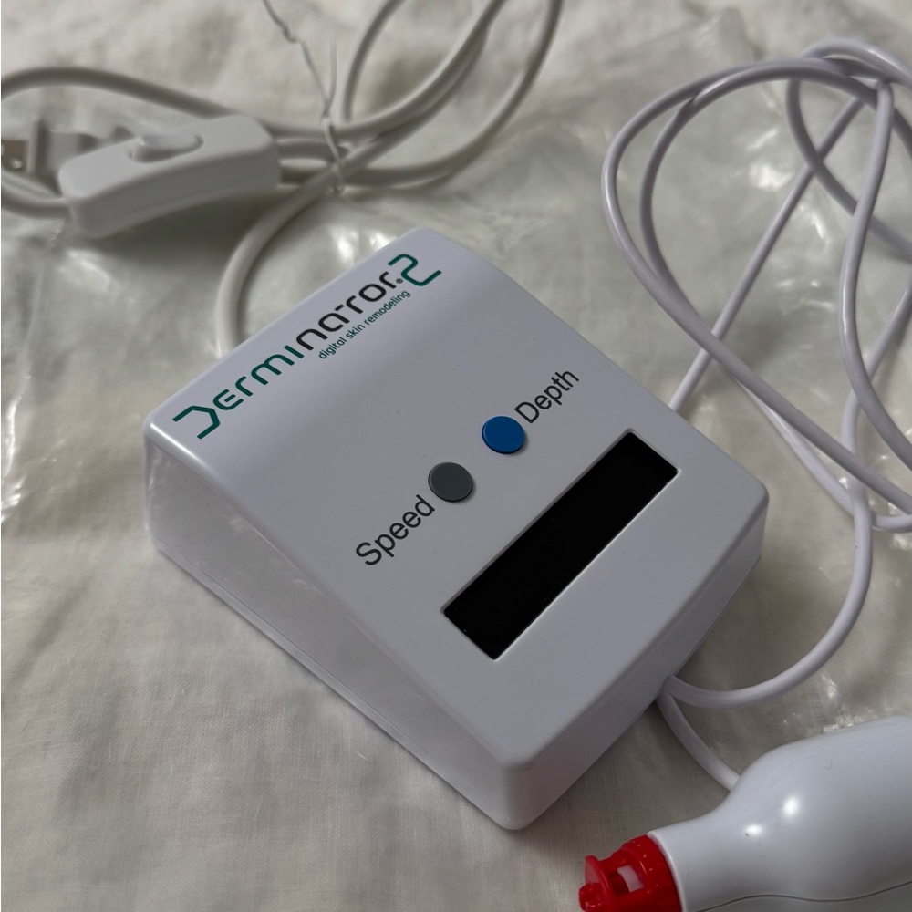 Derminator 2 Digital Microneedling Device